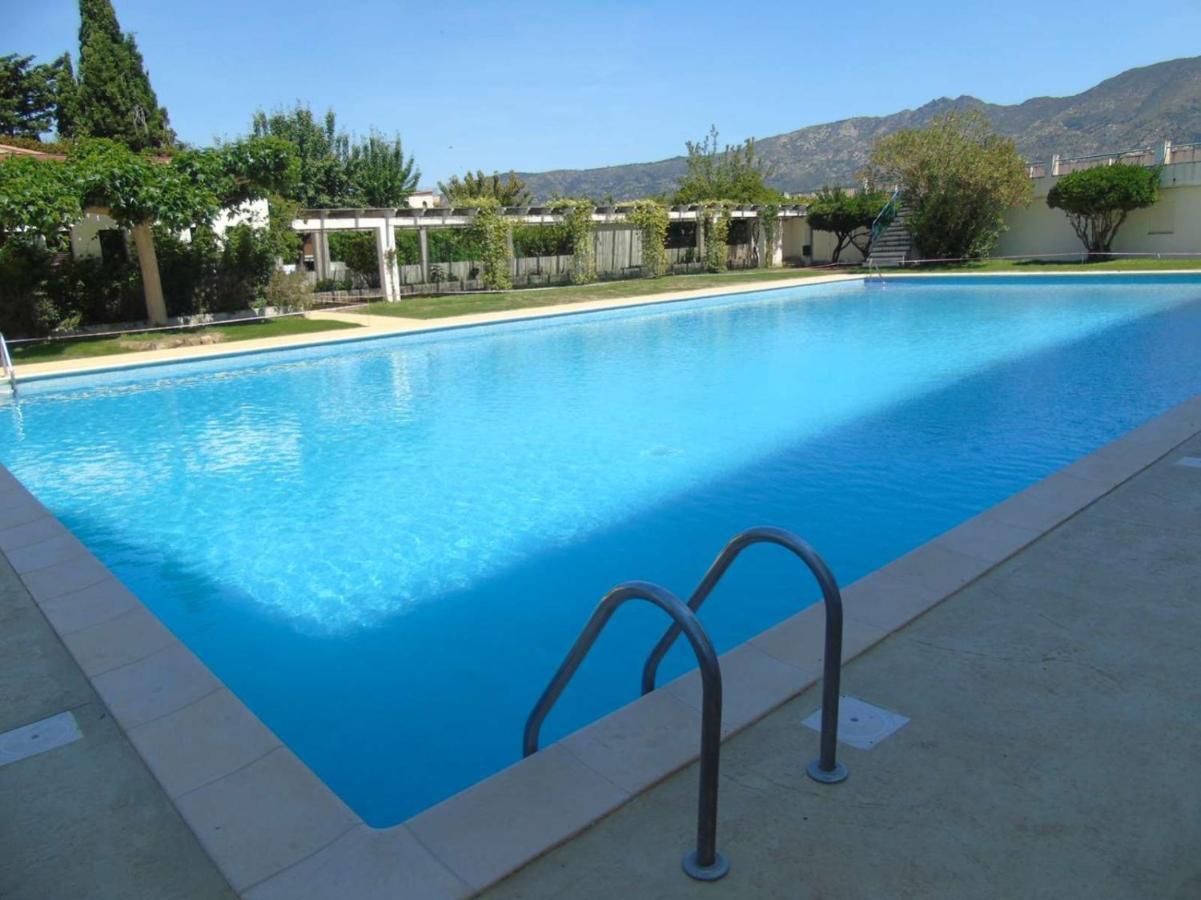 Studio Avec Piscine Et Parking Ρόζες Εξωτερικό φωτογραφία