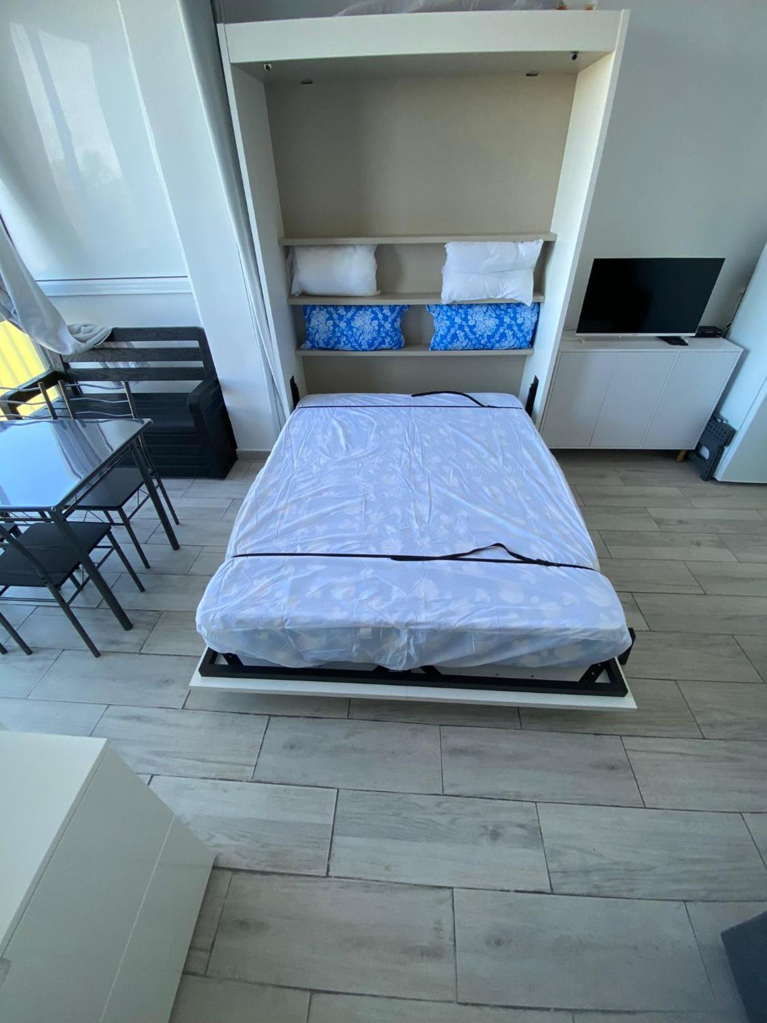 Studio Avec Piscine Et Parking Ρόζες Εξωτερικό φωτογραφία
